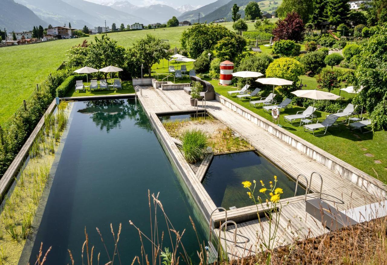 Gardenhotel Crystal Fuegen Exterior photo
