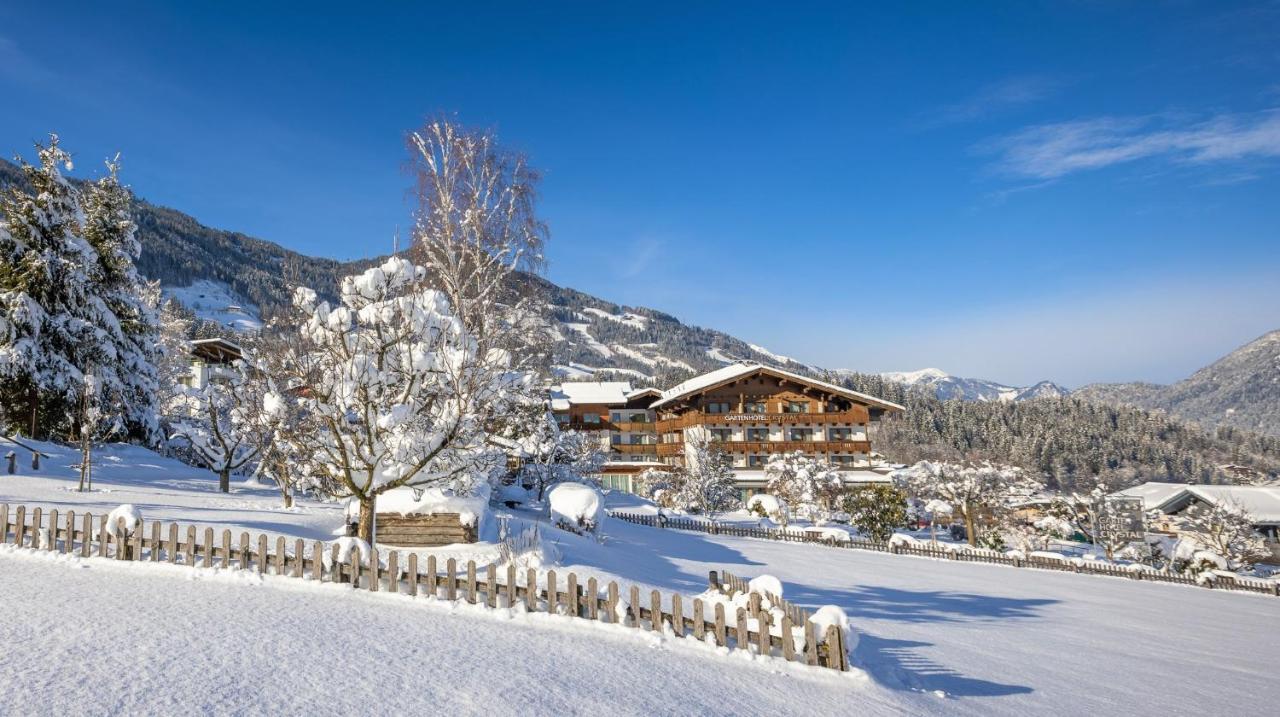 Gardenhotel Crystal Fuegen Exterior photo