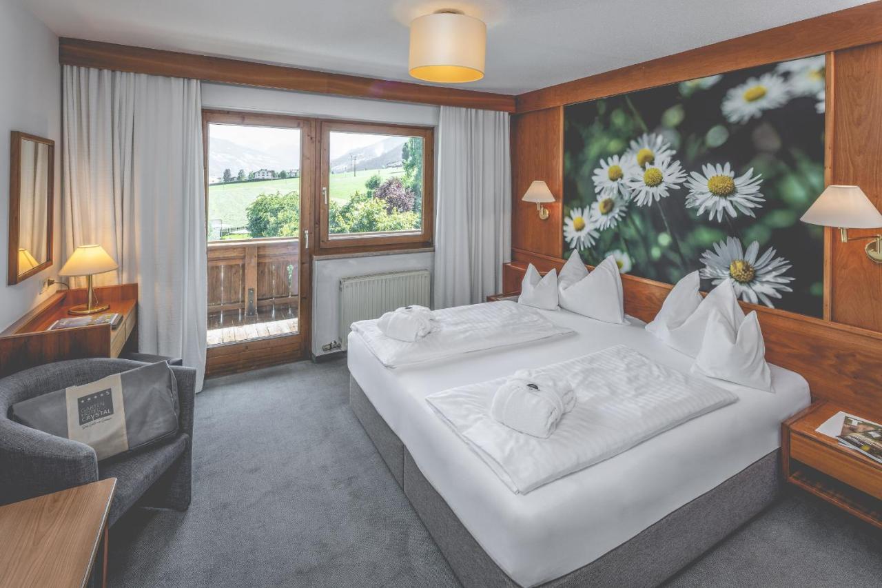 Gardenhotel Crystal Fuegen Exterior photo