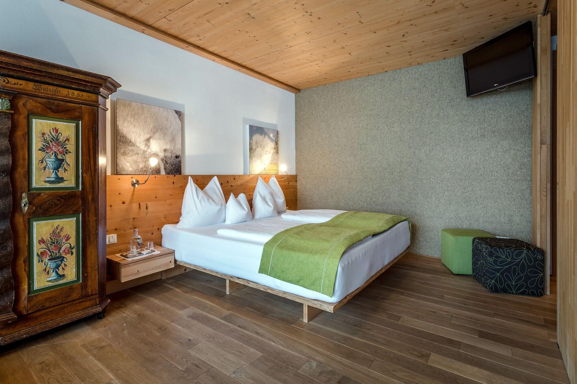 Gardenhotel Crystal Fuegen Exterior photo