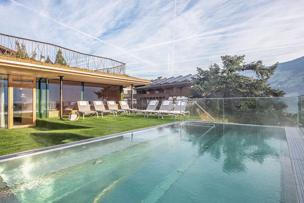 Gardenhotel Crystal Fuegen Exterior photo