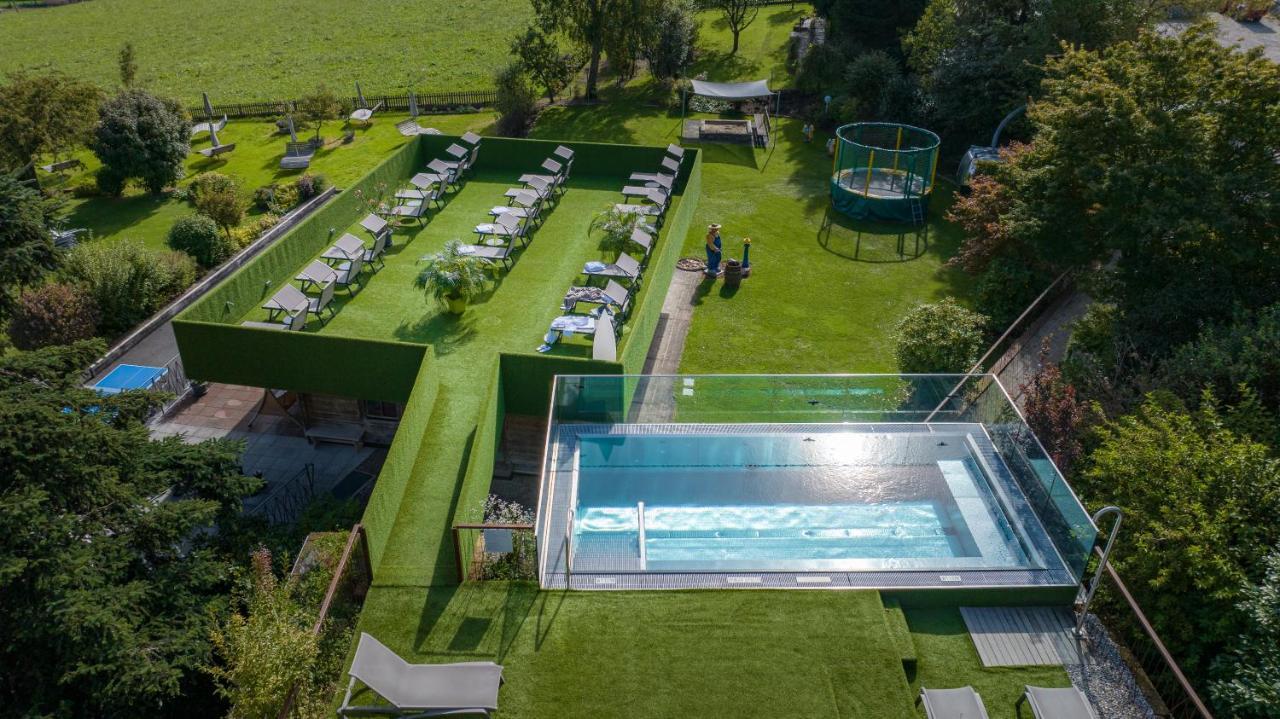 Gardenhotel Crystal Fuegen Exterior photo