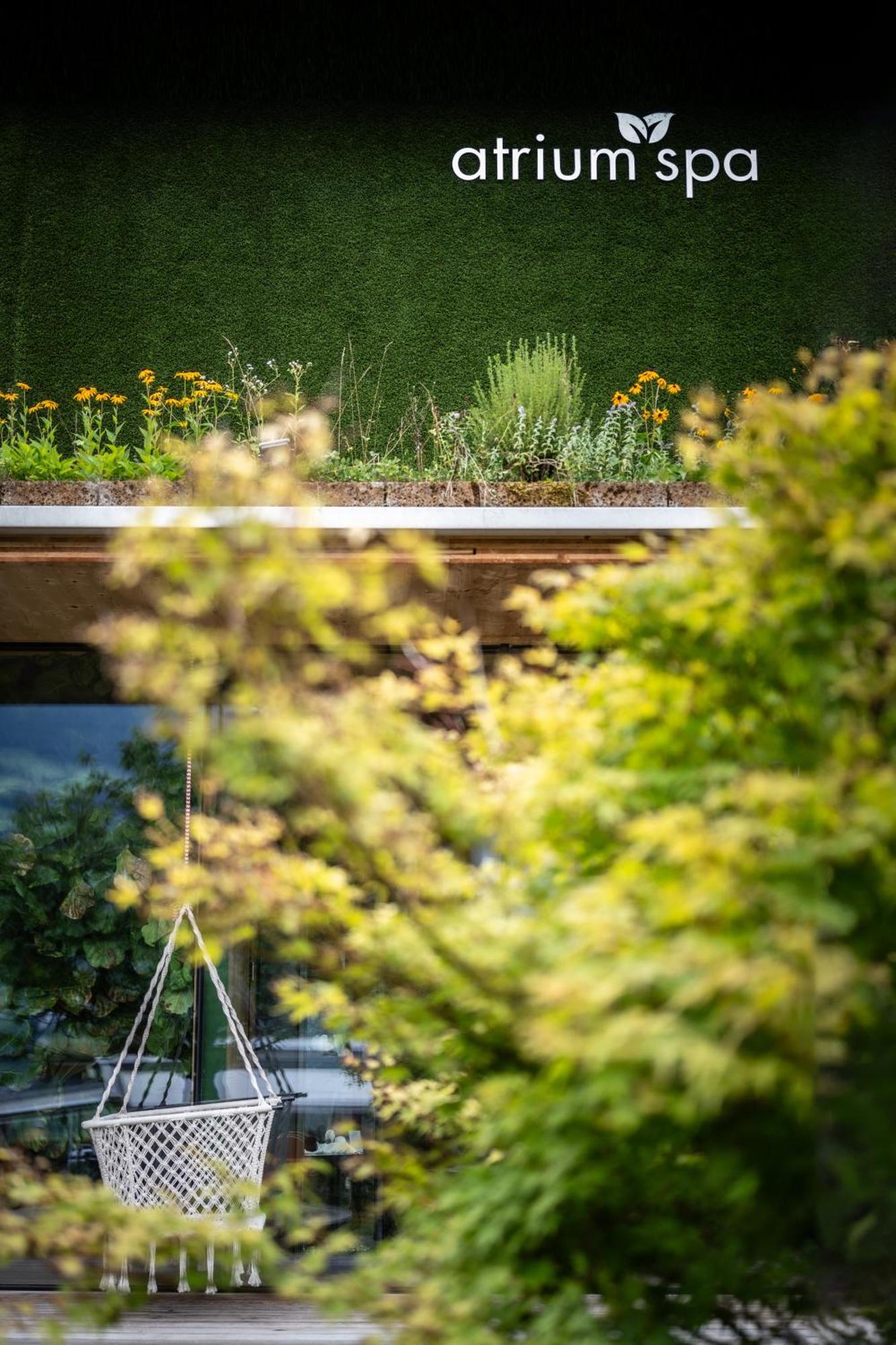 Gardenhotel Crystal Fuegen Exterior photo