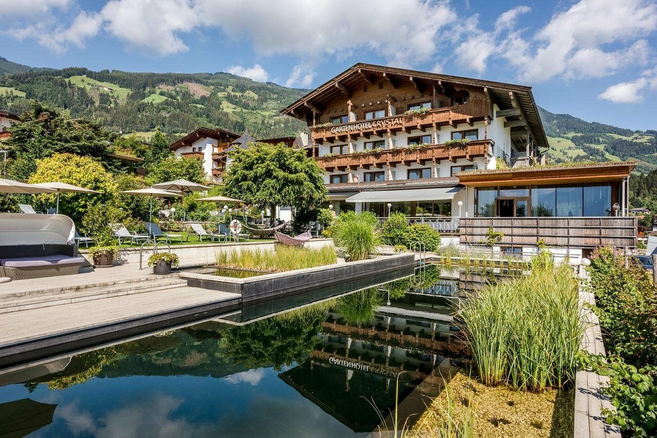 Gardenhotel Crystal Fuegen Exterior photo